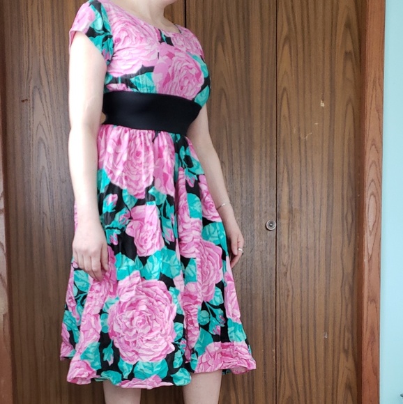 Dress - Picture 4 of 6